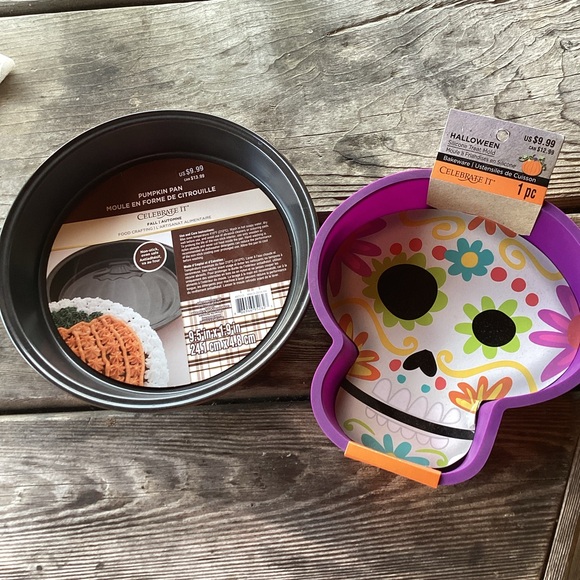 Celebrate It Other - Celebrate It Halloween Baking Pan and Silicone Mold